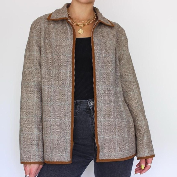 90s Vintage Neutral Quilted Silk Jacket - Picture 4 of 7